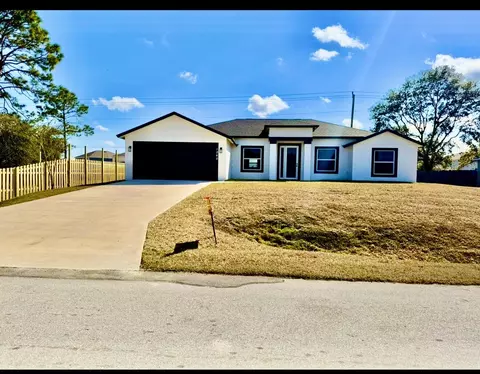 1260 Larkspur St SE, Palm Bay, FL 32909