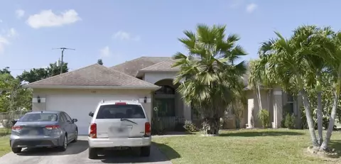 606 SE Stow Ter, Port Saint Lucie, FL 34984