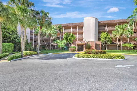 4702 Fountains Dr S #105, Lake Worth, FL 33467