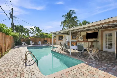 2511 NE 12th Ct, Pompano Beach, FL 33062