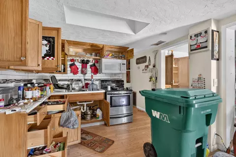 Kitchen - 4044 SE 29th Ct, Okeechobee, FL 34974 photo 1 of 2
