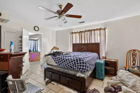 Bedroom - 4044 SE 29th Ct, Okeechobee, FL 34974 photo 4 of 4