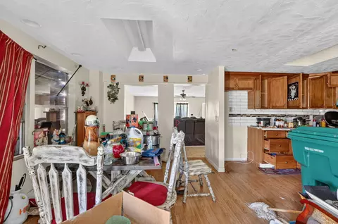 Dining - 4044 SE 29th Ct, Okeechobee, FL 34974 photo 2 of 3