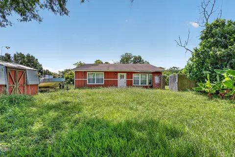 Exterior - 4044 SE 29th Ct, Okeechobee, FL 34974 photo 2 of 8