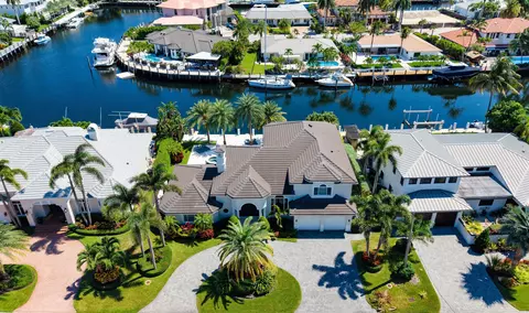View/Area - 2520 NE 35th St, Lighthouse Point, FL 33064 photo 2 of 4