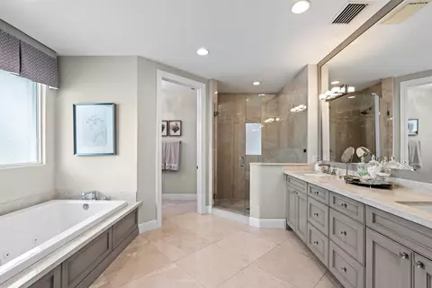 Bath - 2520 NE 35th St, Lighthouse Point, FL 33064 photo 5 of 6