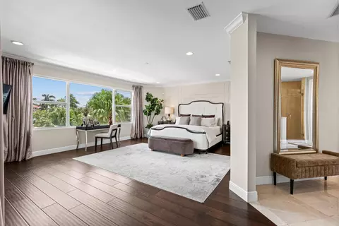 Bedroom - 2520 NE 35th St, Lighthouse Point, FL 33064 photo 5 of 6