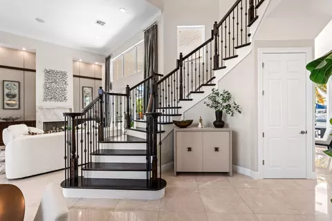 Entry Way - 2520 NE 35th St, Lighthouse Point, FL 33064 photo 3 of 4