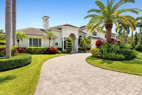 Exterior - 2520 NE 35th St, Lighthouse Point, FL 33064 photo 1 of 9