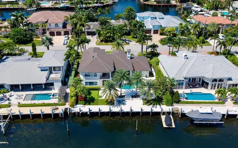 View/Area - 2520 NE 35th St, Lighthouse Point, FL 33064 photo 4 of 4