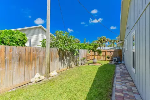 Exterior - 4994 SE Pine Knoll Way, Stuart, FL 34997 photo 16 of 20