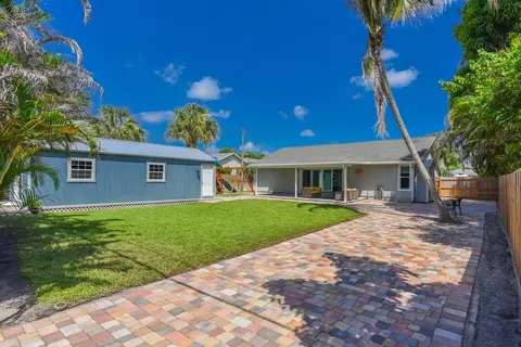 Exterior - 4994 SE Pine Knoll Way, Stuart, FL 34997 photo 11 of 20