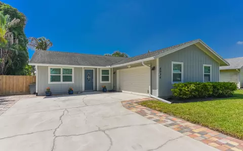 Exterior - 4994 SE Pine Knoll Way, Stuart, FL 34997 photo 3 of 20