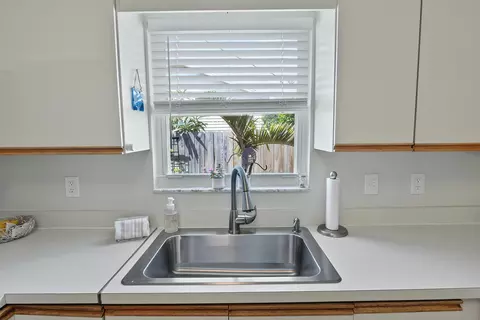 Kitchen - 4994 SE Pine Knoll Way, Stuart, FL 34997 photo 4 of 4