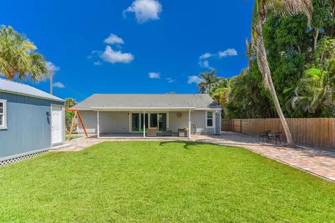 Exterior - 4994 SE Pine Knoll Way, Stuart, FL 34997 photo 6 of 20