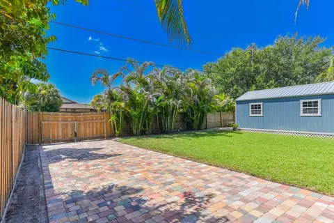 Exterior - 4994 SE Pine Knoll Way, Stuart, FL 34997 photo 12 of 20