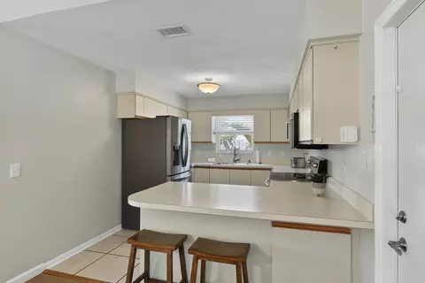 Kitchen - 4994 SE Pine Knoll Way, Stuart, FL 34997 photo 1 of 4