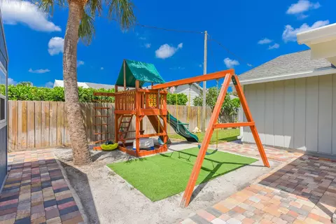 Exterior - 4994 SE Pine Knoll Way, Stuart, FL 34997 photo 19 of 20