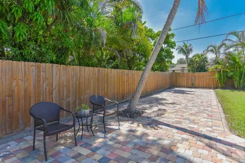 Exterior - 4994 SE Pine Knoll Way, Stuart, FL 34997 photo 10 of 20