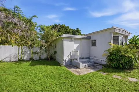 1823 SW College St, Stuart, FL 34997 photo 6