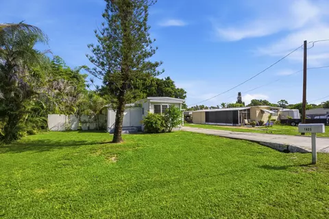 1823 SW College St, Stuart, FL 34997 photo 3