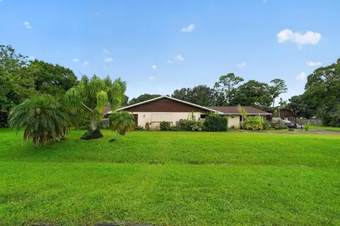 7105 Santa Rosa Pkwy, Fort Pierce, FL 34951