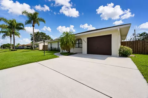 2033 SW Gemini Ln, Port Saint Lucie, FL 34984