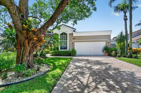 4758 Carlton Golf Dr, Lake Worth, FL 33449