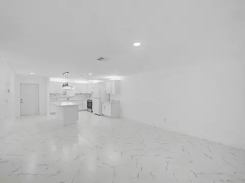 Living - 3961 SE Dixie Ross St, Stuart, FL 34997 photo 1 of 2