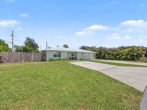 Exterior - 3961 SE Dixie Ross St, Stuart, FL 34997 photo 5 of 5
