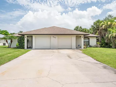 307 S Wimbrow Dr, Sebastian, FL 32958