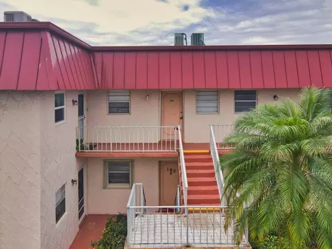 12026 Greenway Cir S #202, Royal Palm Beach, FL 33411