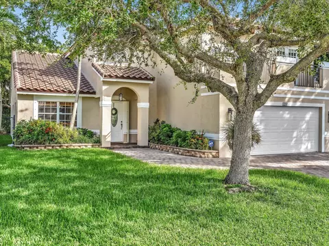420 NW 188th Ter, Pembroke Pines, FL 33029