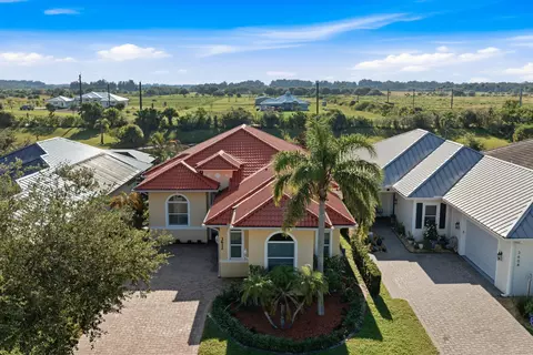 3612 Grove Ct, Fort Pierce, FL 34951