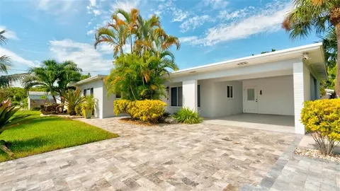 701 SE 1st St, Boynton Beach, FL 33435