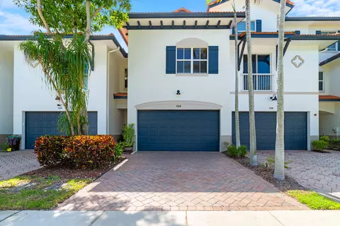 128 W Prive Cir, Delray Beach, FL 33445