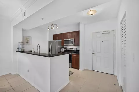 4905 Midtown Ln #2211, Palm Beach Gardens, FL 33418