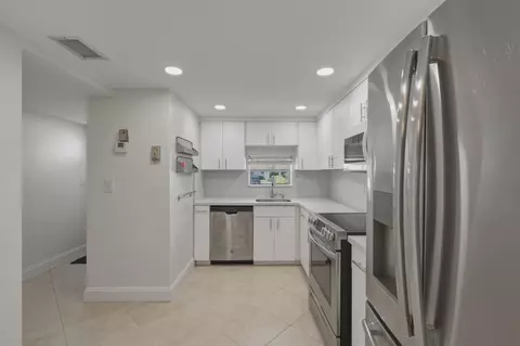681 S Hollybrook Dr #109, Pembroke Pines, FL 33025