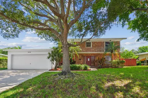 1916 Harbourview Dr, Fort Lauderdale, FL 33316