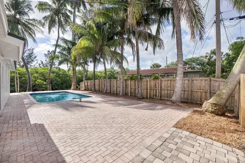 Exterior - 3030 Arthur St, Hollywood, FL 33021 photo 5 of 16
