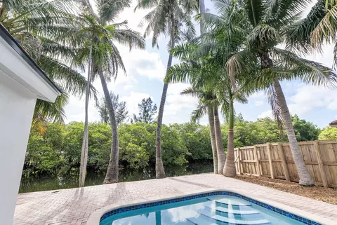 Exterior - 3030 Arthur St, Hollywood, FL 33021 photo 12 of 16