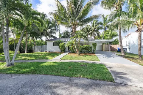 Exterior - 3030 Arthur St, Hollywood, FL 33021 photo 2 of 16