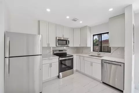 Kitchen - 3030 Arthur St, Hollywood, FL 33021 photo 2 of 2