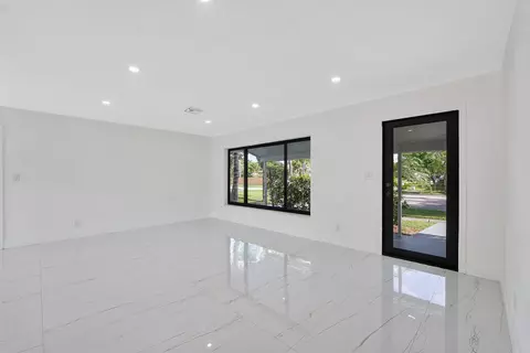 Living - 3030 Arthur St, Hollywood, FL 33021 photo 4 of 8