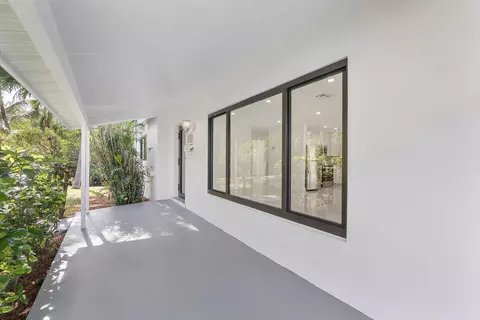 Exterior - 3030 Arthur St, Hollywood, FL 33021 photo 4 of 16