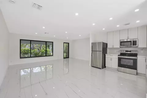 Living - 3030 Arthur St, Hollywood, FL 33021 photo 8 of 8