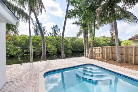 Exterior - 3030 Arthur St, Hollywood, FL 33021 photo 11 of 16