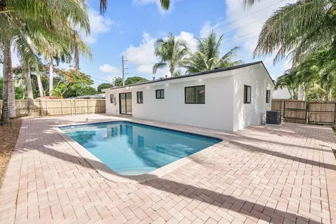 Exterior - 3030 Arthur St, Hollywood, FL 33021 photo 9 of 16