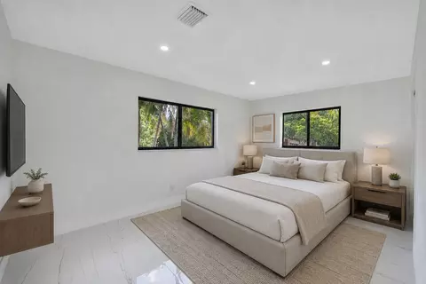 Bedroom - 3030 Arthur St, Hollywood, FL 33021 photo 1 of 6