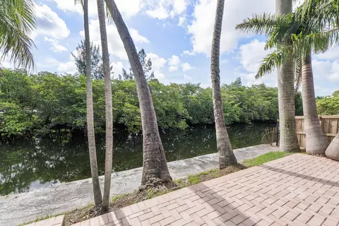 Exterior - 3030 Arthur St, Hollywood, FL 33021 photo 10 of 16